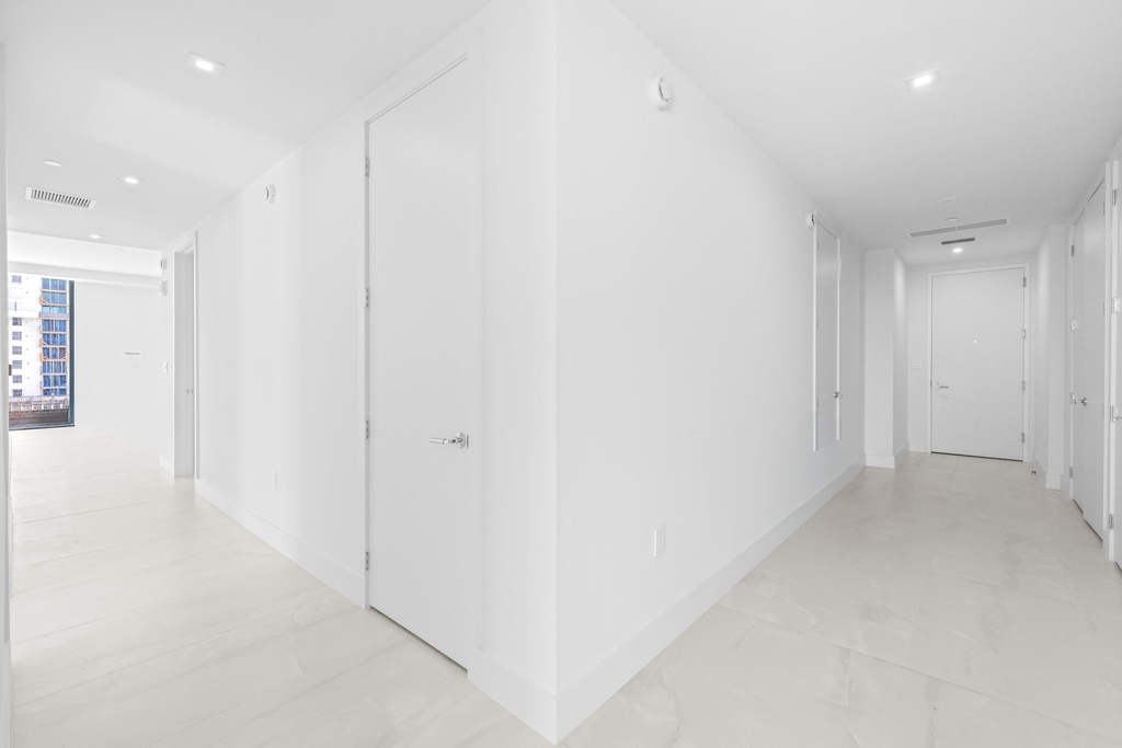 305 Briny Avenue - Photo 22