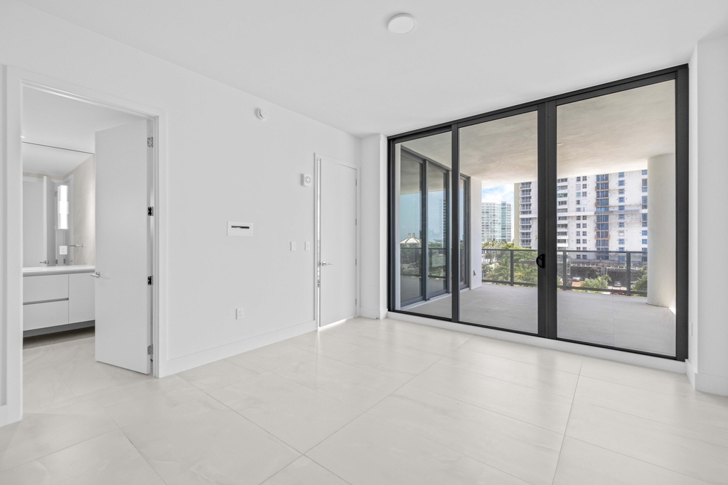 305 Briny Avenue - Photo 11