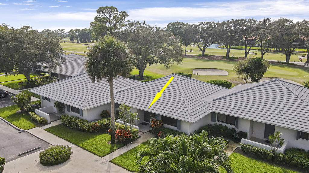 820 Club Drive - Photo 2