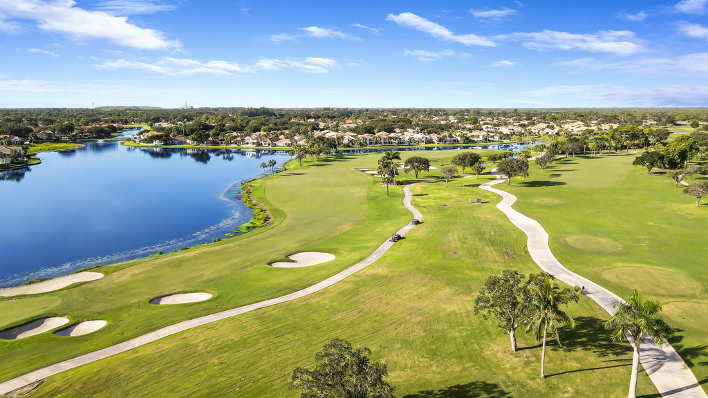 820 Club Drive - Photo 18