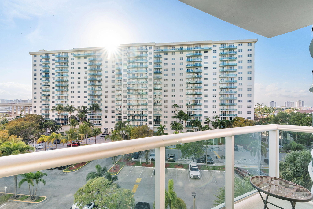 19380 Collins Avenue - Photo 9
