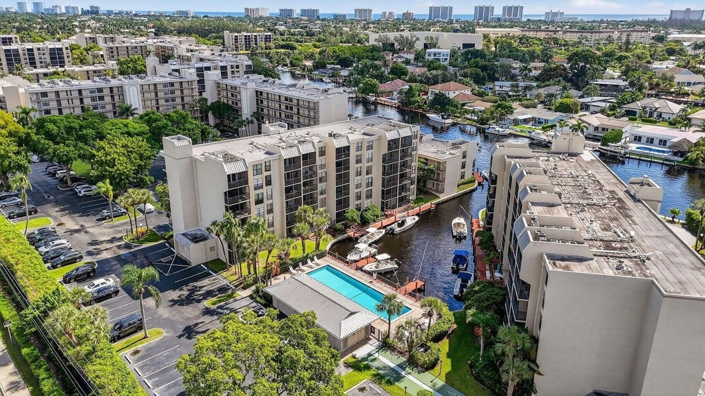 20 Royal Palm Way - Photo 1