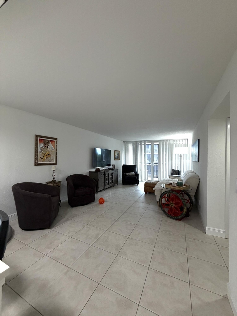 20 Royal Palm Way - Photo 8