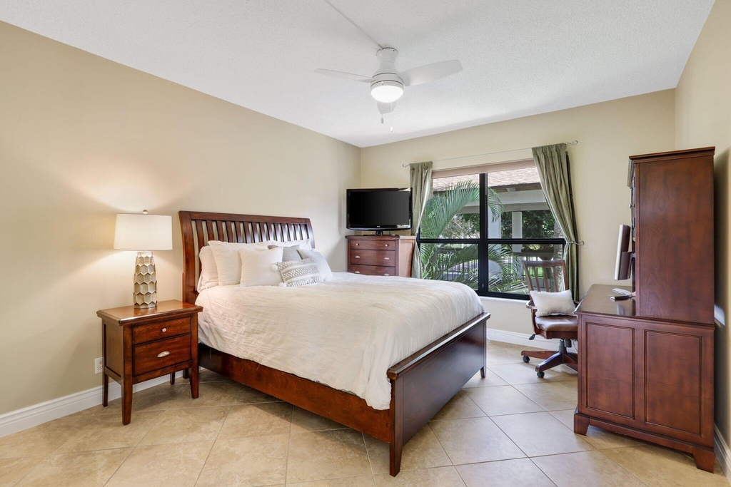 800 Greensward Court - Photo 16