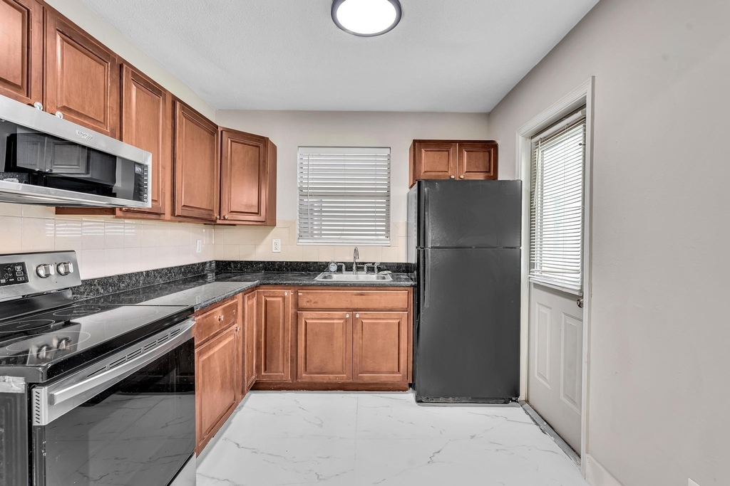 626 Sw 14th Avenue - Photo 0