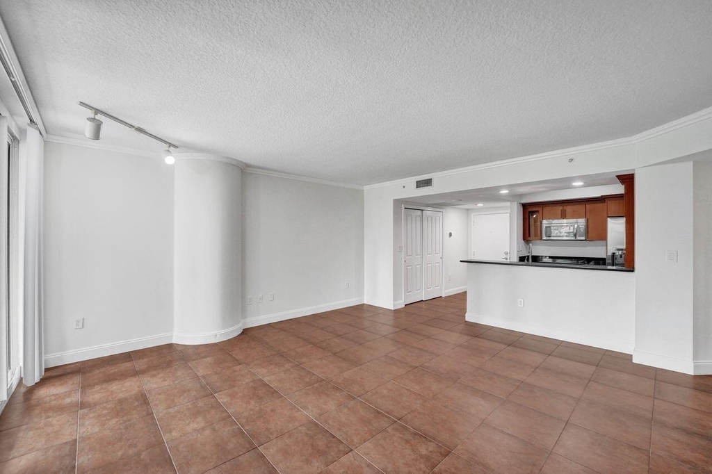 401 Sw 4th Avenue - Photo 9