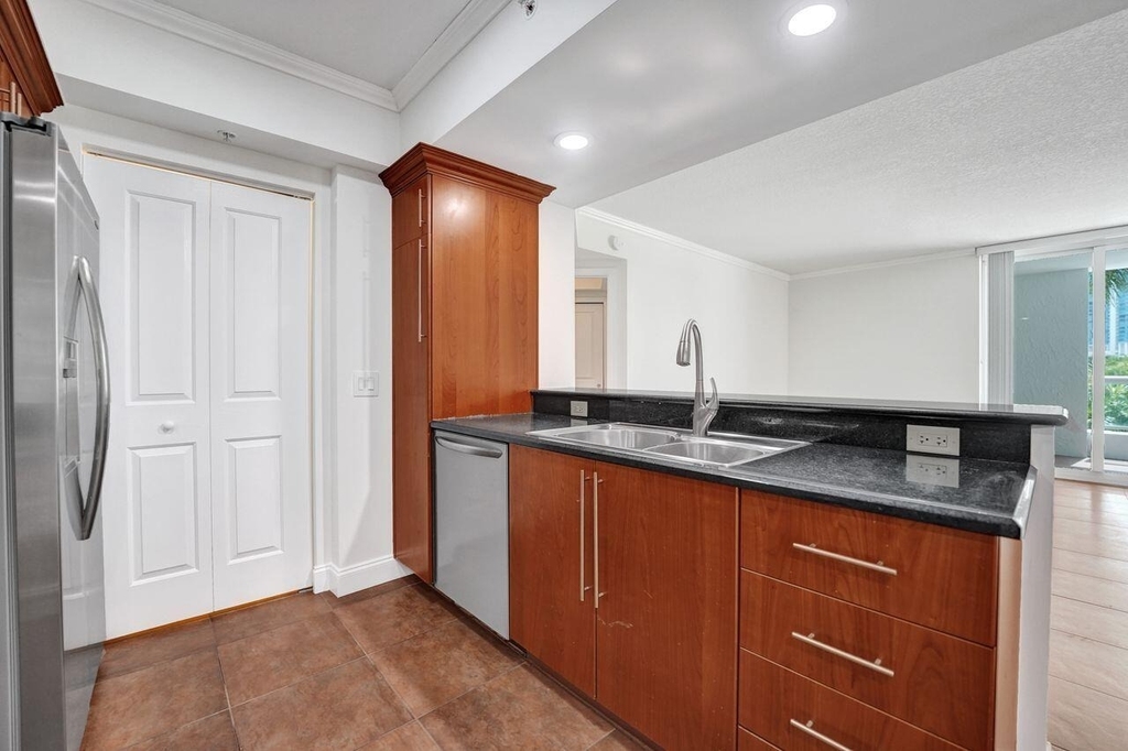 401 Sw 4th Avenue - Photo 7