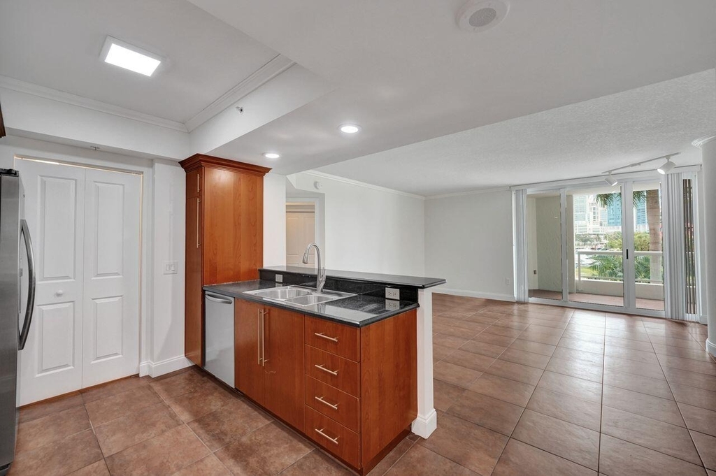 401 Sw 4th Avenue - Photo 5