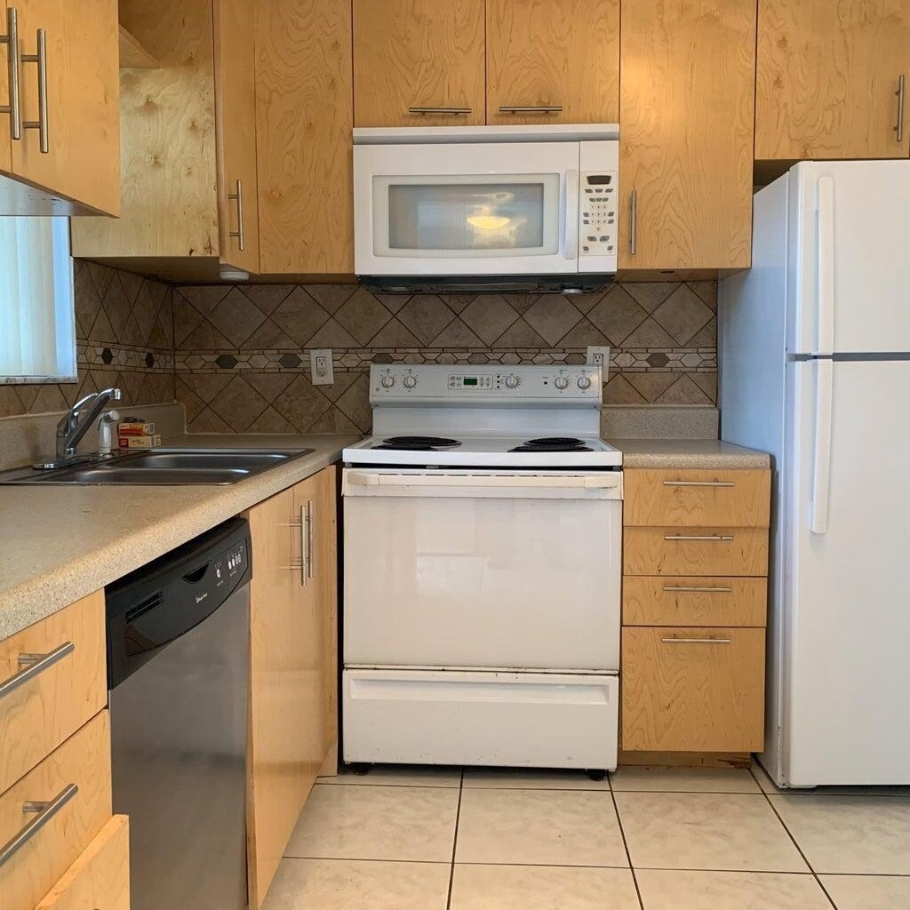 9355 Sw 8th Street - Photo 3