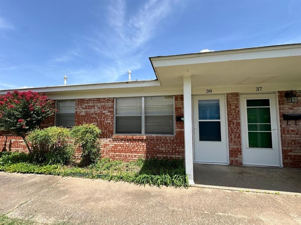 500 Stinson Street - Photo 0