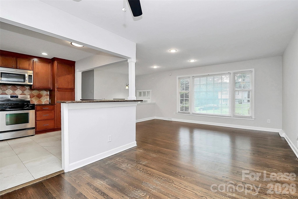 6133 Colchester Place - Photo 20