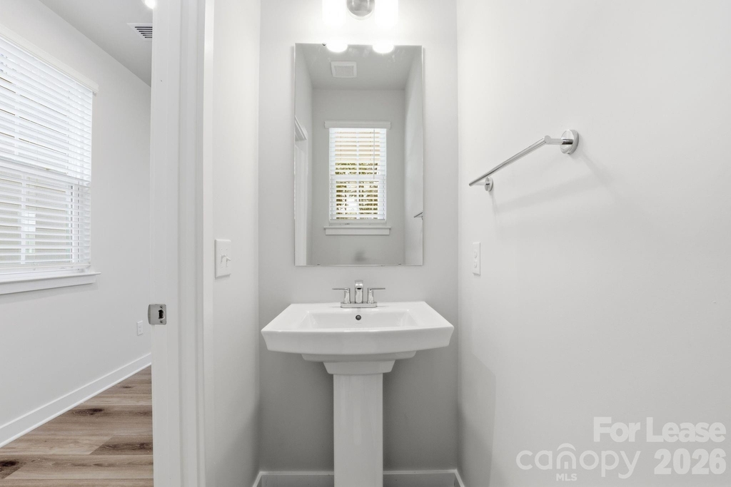 862 Heathway Drive - Photo 11