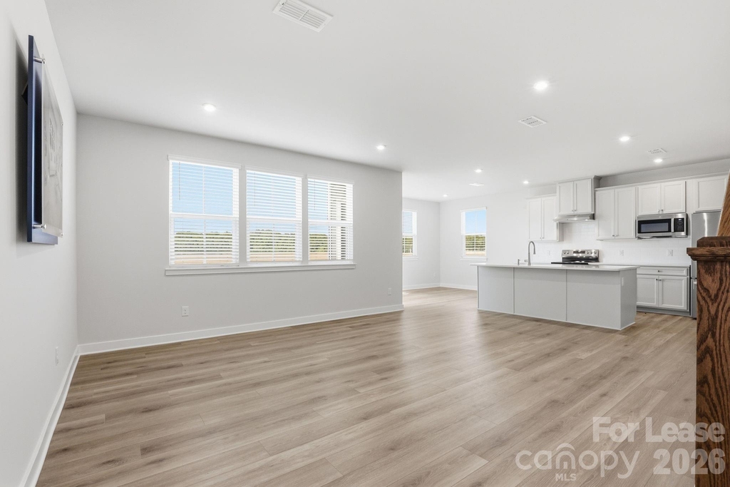 862 Heathway Drive - Photo 3