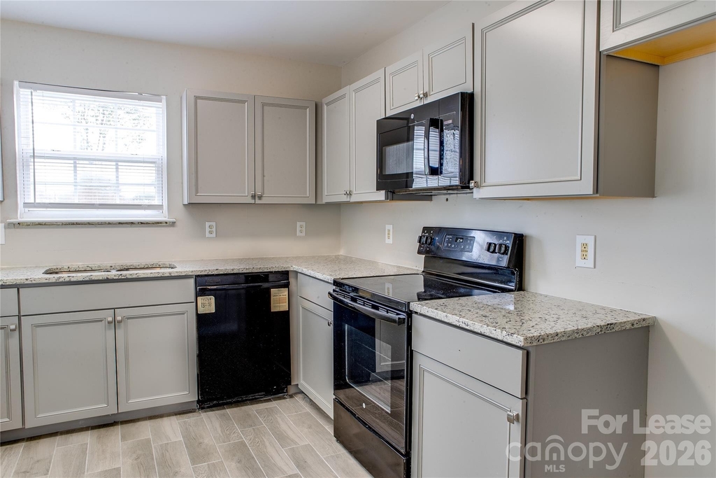 2035 Speedwell Court - Photo 14