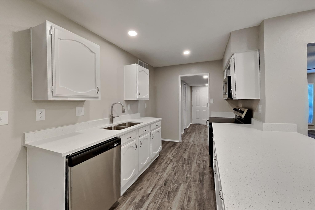 518 White Oak Street - Photo 4