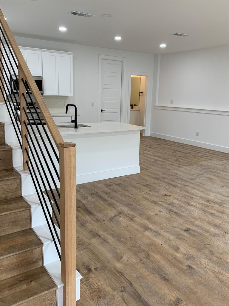 9471 Timberleaf Drive - Photo 2
