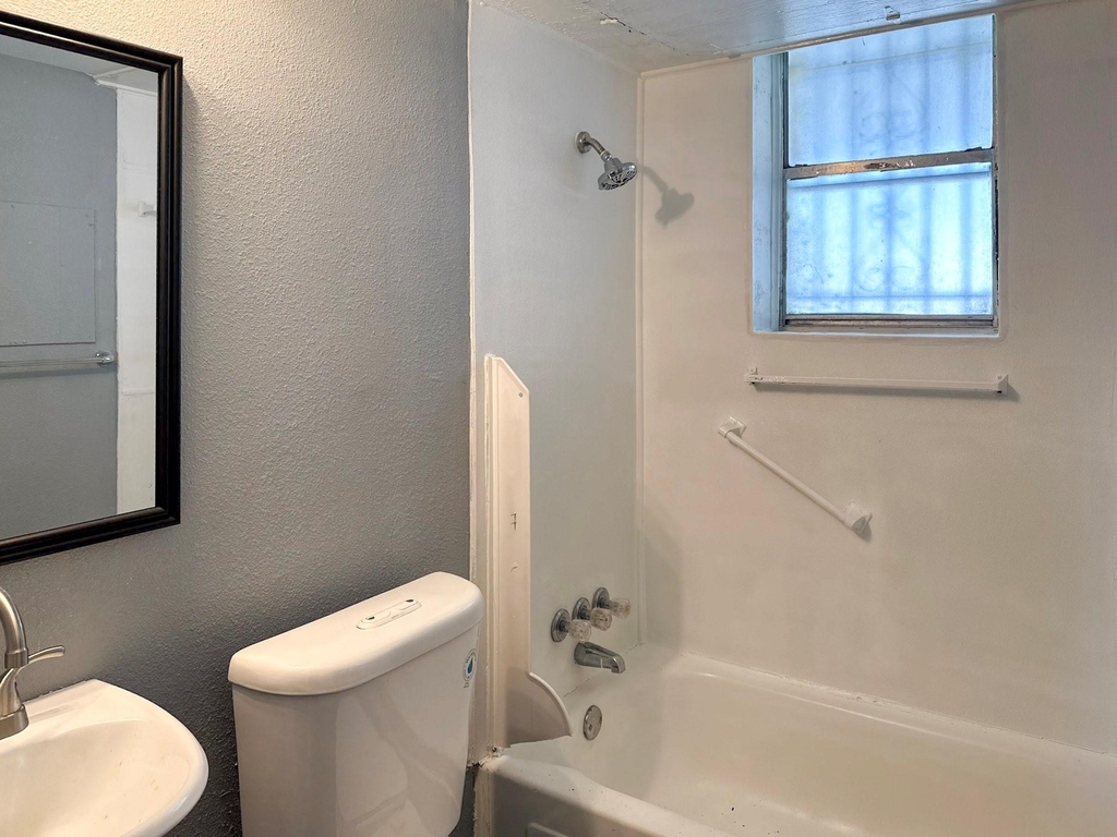 709 W Richmond Avenue - Photo 6