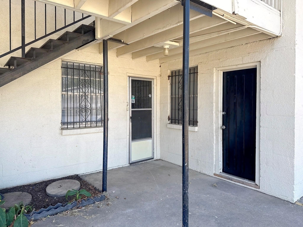 709 W Richmond Avenue - Photo 1