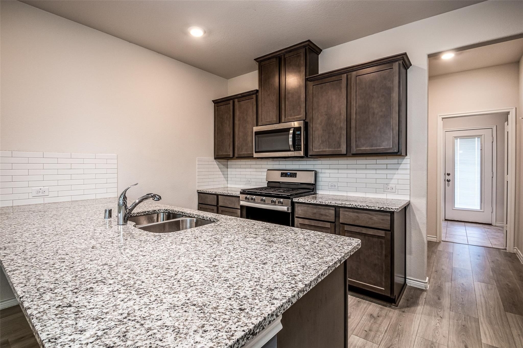 2721 Franklin Drive - Photo 5