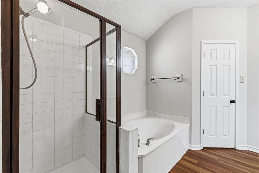 5106 Lee Hutson Lane - Photo 8