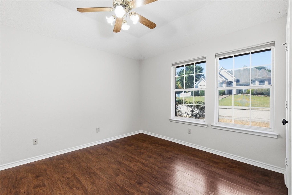 5106 Lee Hutson Lane - Photo 11