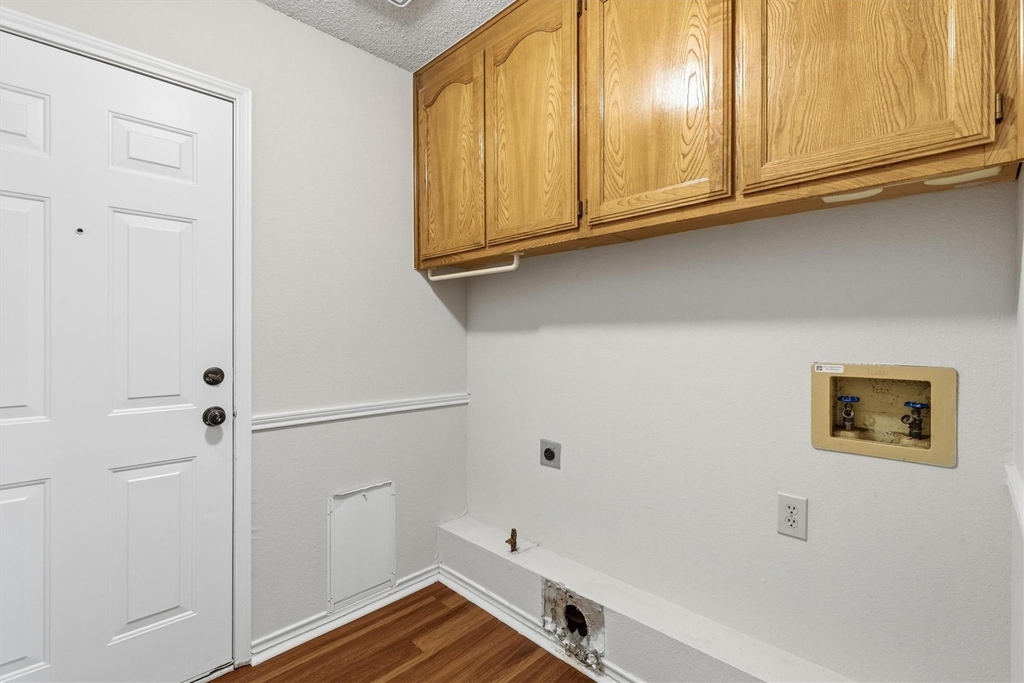 5106 Lee Hutson Lane - Photo 13
