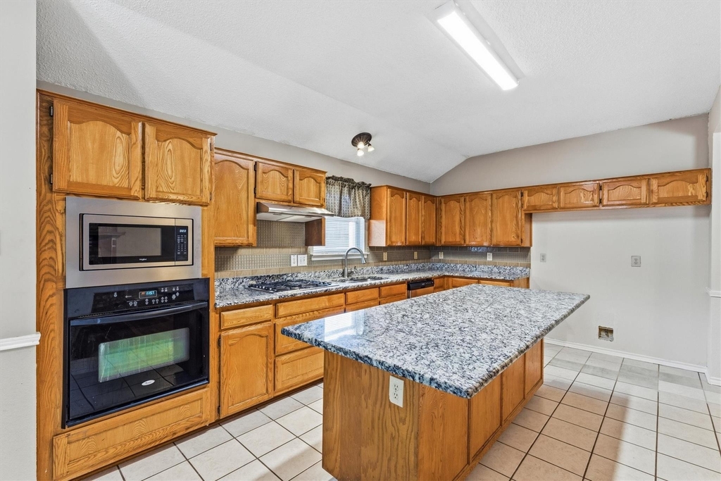 5106 Lee Hutson Lane - Photo 5