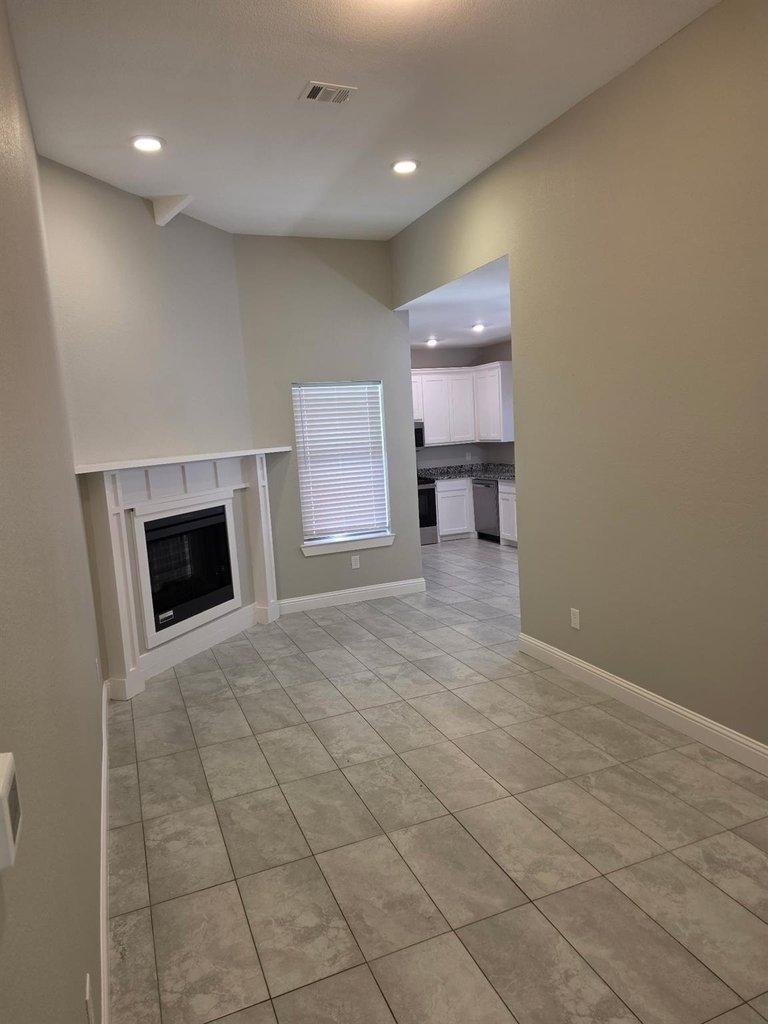 1103 E 12th Avenue - Photo 9