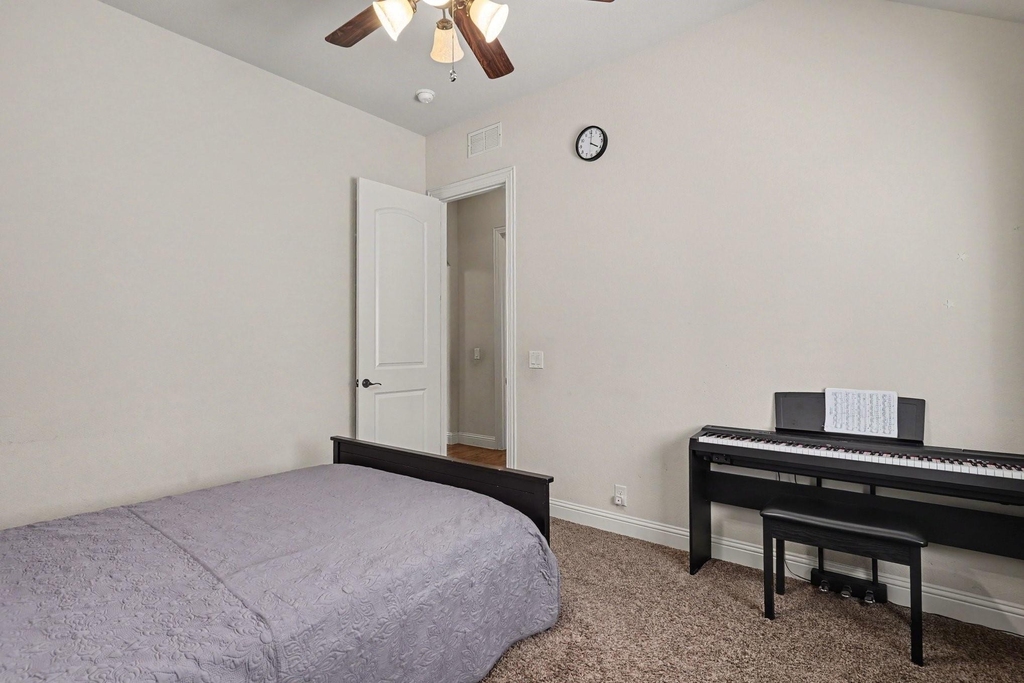 2412 Lynbridge Drive - Photo 25