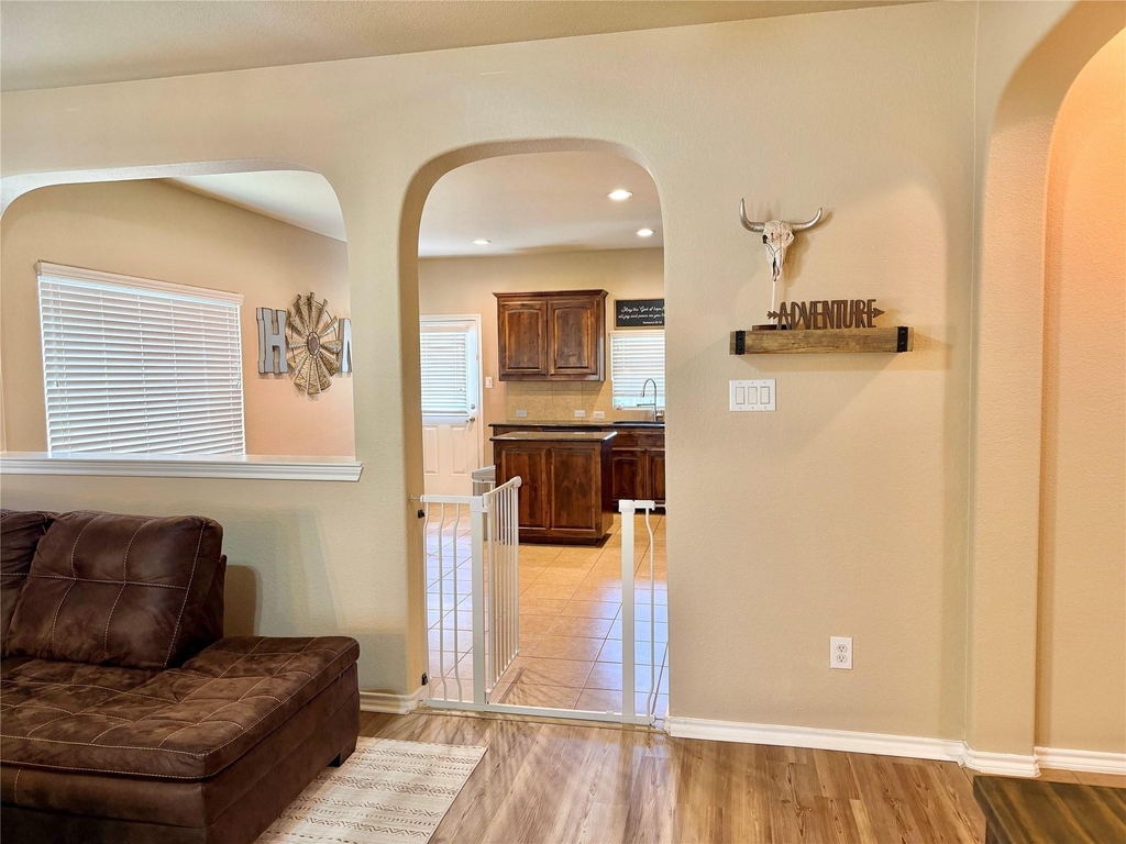 1068 Meadow Scape Drive - Photo 4
