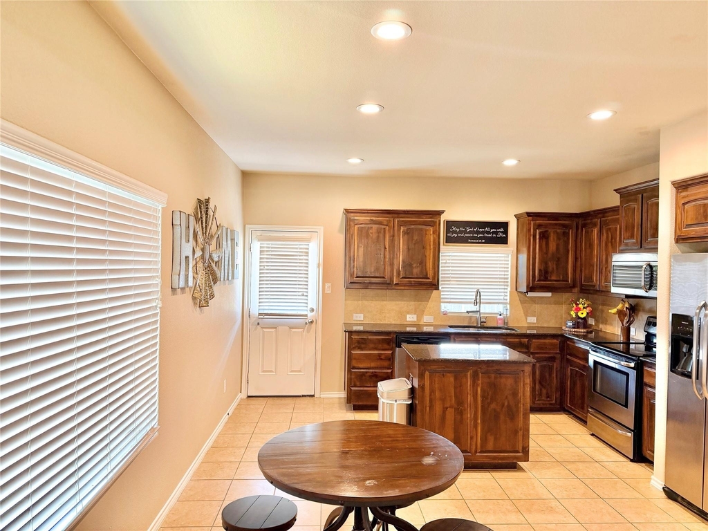 1068 Meadow Scape Drive - Photo 5