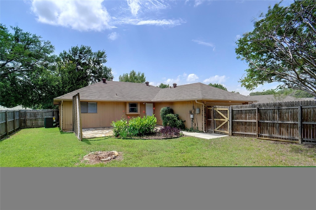 1909 Camellia Street - Photo 15