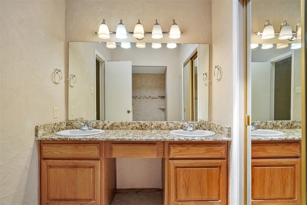 1909 Camellia Street - Photo 9