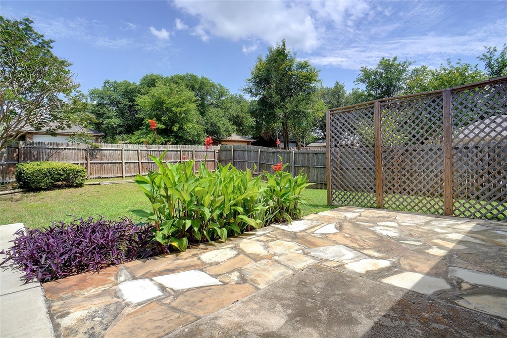 1909 Camellia Street - Photo 14