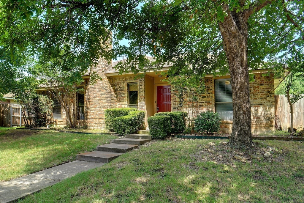 1909 Camellia Street - Photo 1
