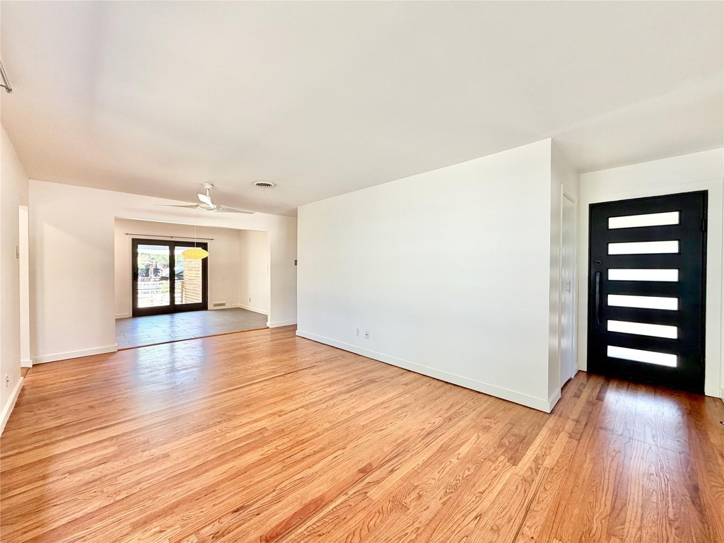 2223 Forest Oaks Drive - Photo 3