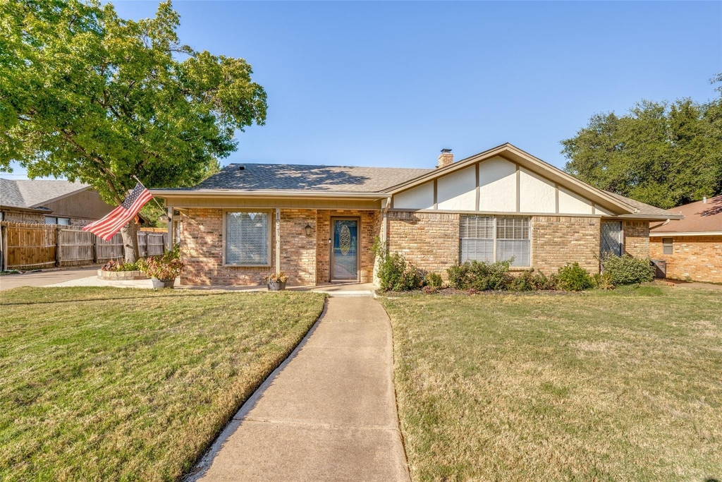 1021 Auburn Drive - Photo 0