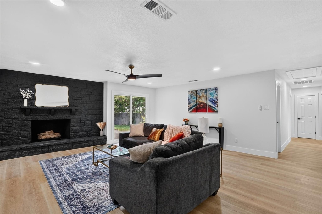 1104 Westwood Drive - Photo 4