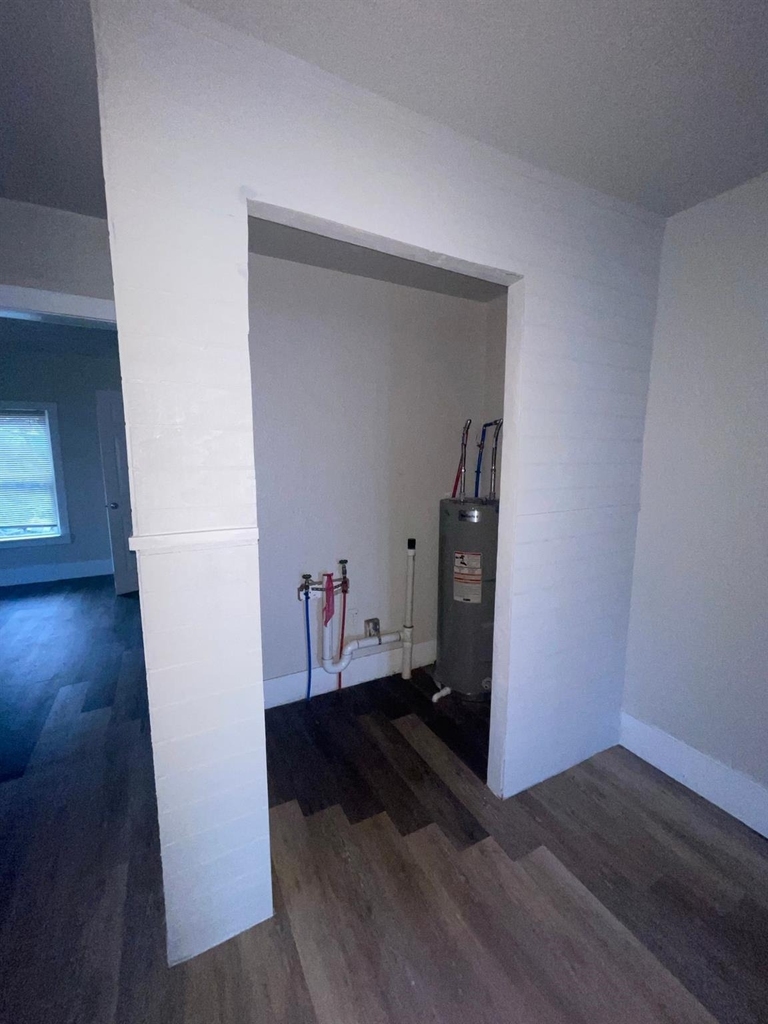 113 N Nueces - Photo 8