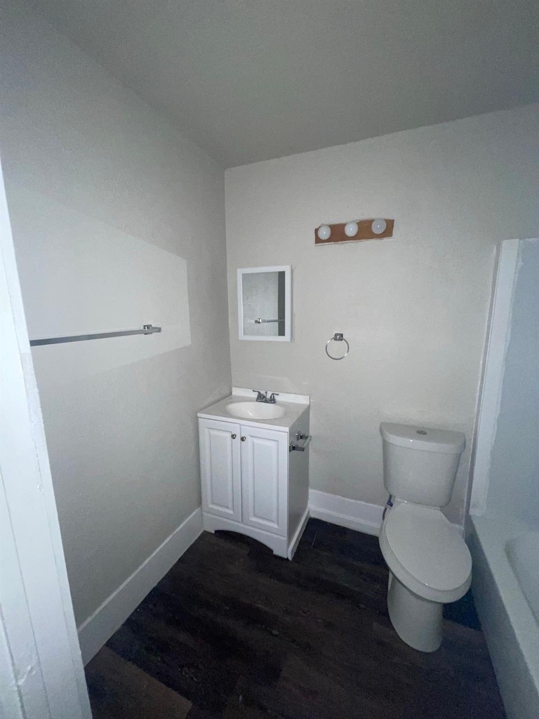 113 N Nueces - Photo 11