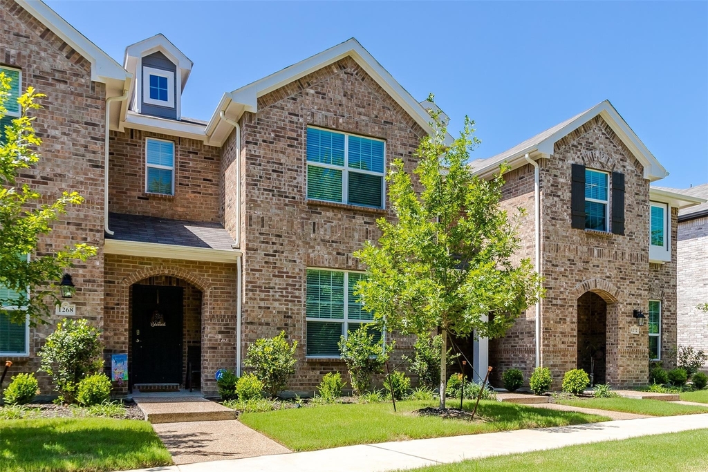 1270 Alamo Drive - Photo 2