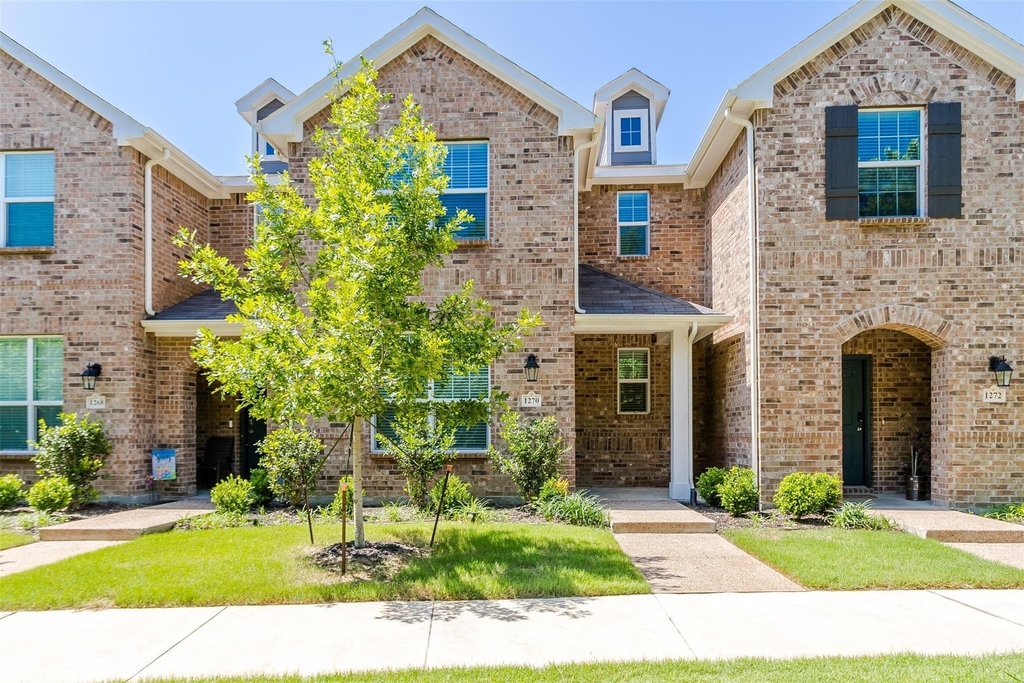 1270 Alamo Drive - Photo 1