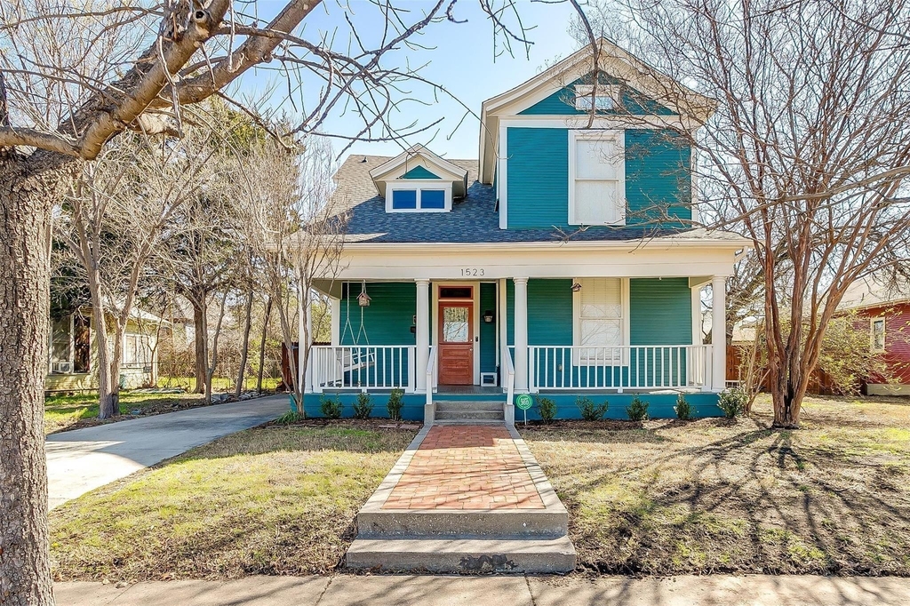 1523 Alston Avenue - Photo 0