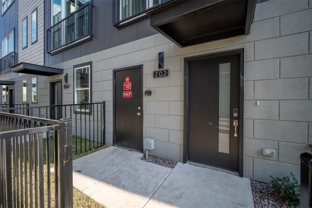 1614 N Fitzhugh Avenue - Photo 4