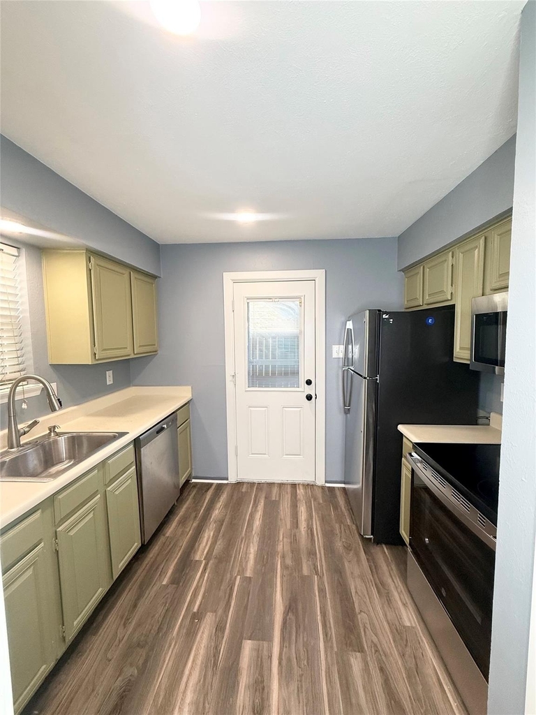 10650 Steppington Drive - Photo 6