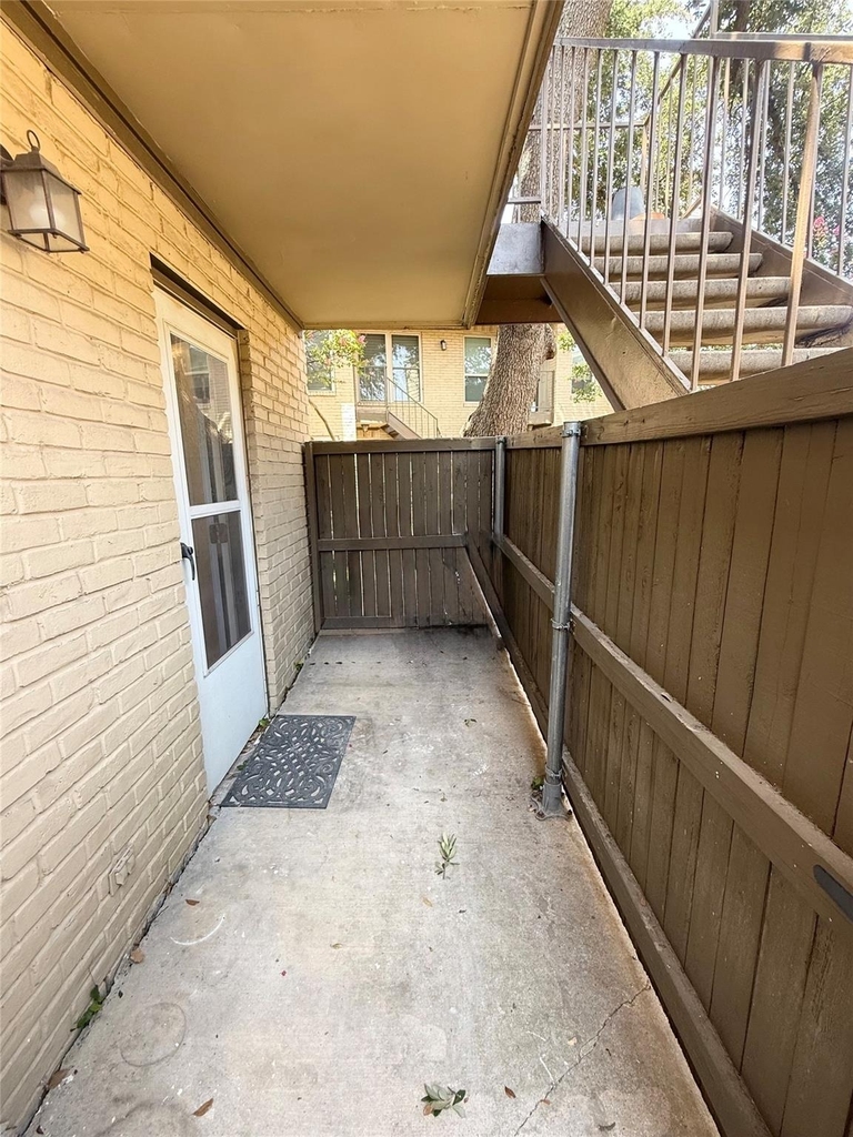 10650 Steppington Drive - Photo 14