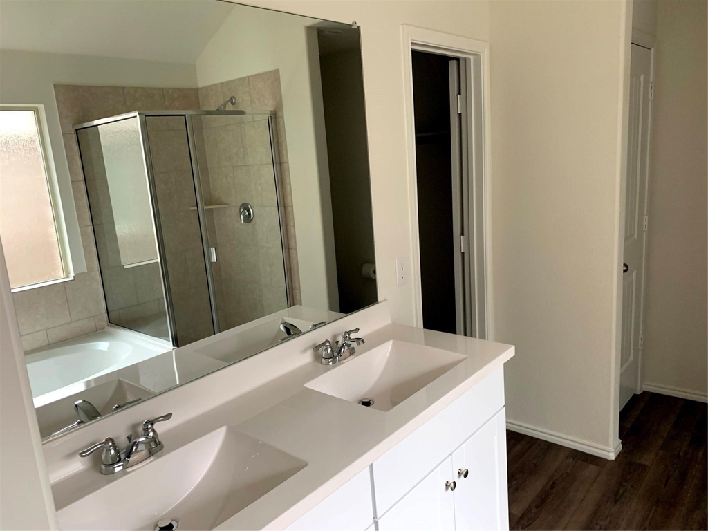 2444 Larimar Drive - Photo 13