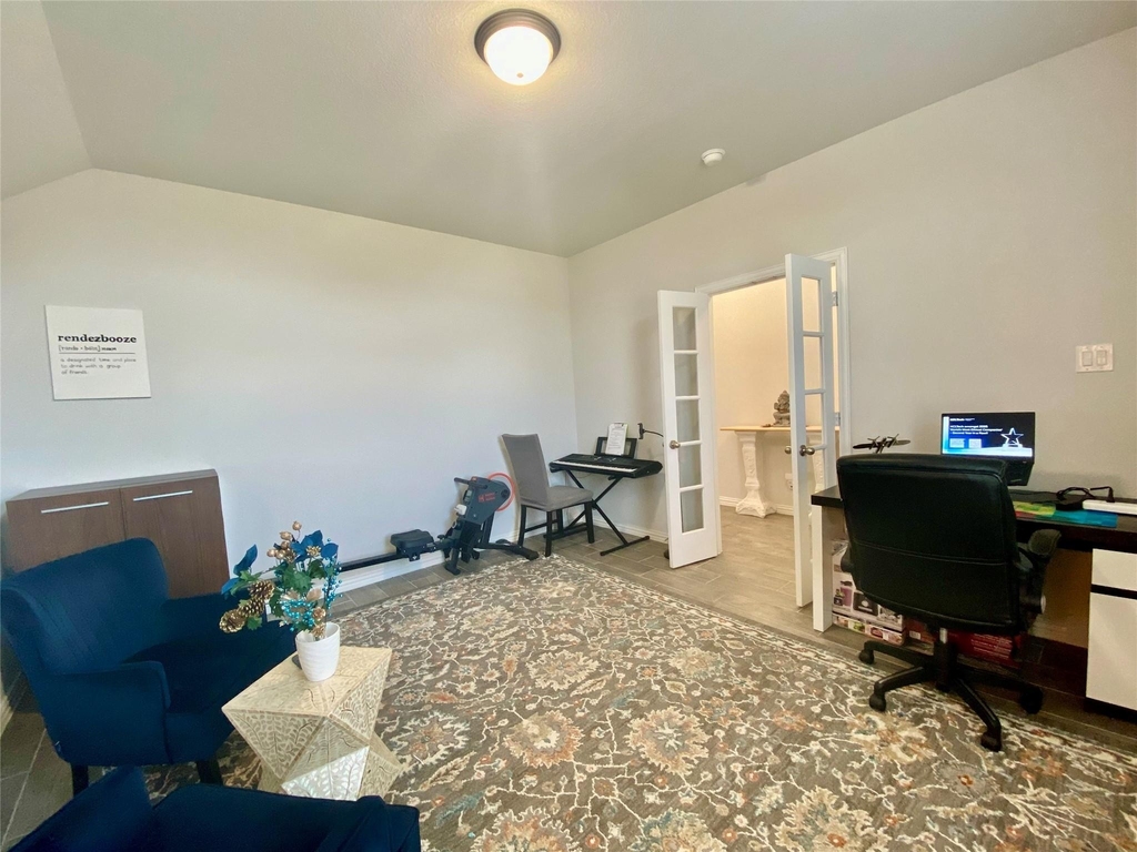 332 Paloma Street - Photo 5