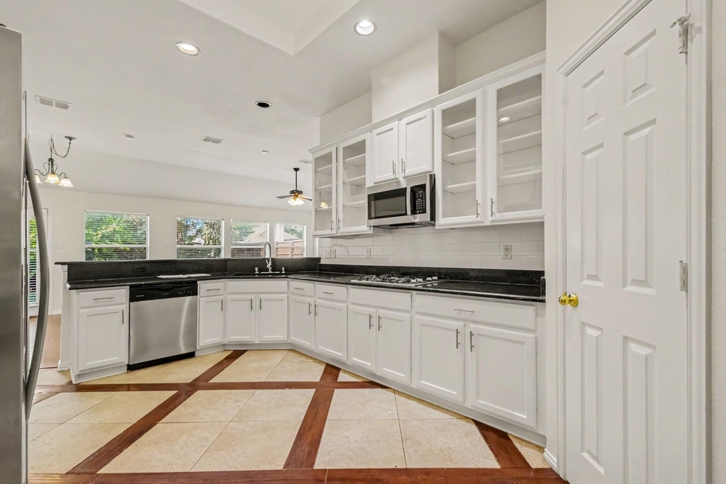 10112 Asheboro Street - Photo 6