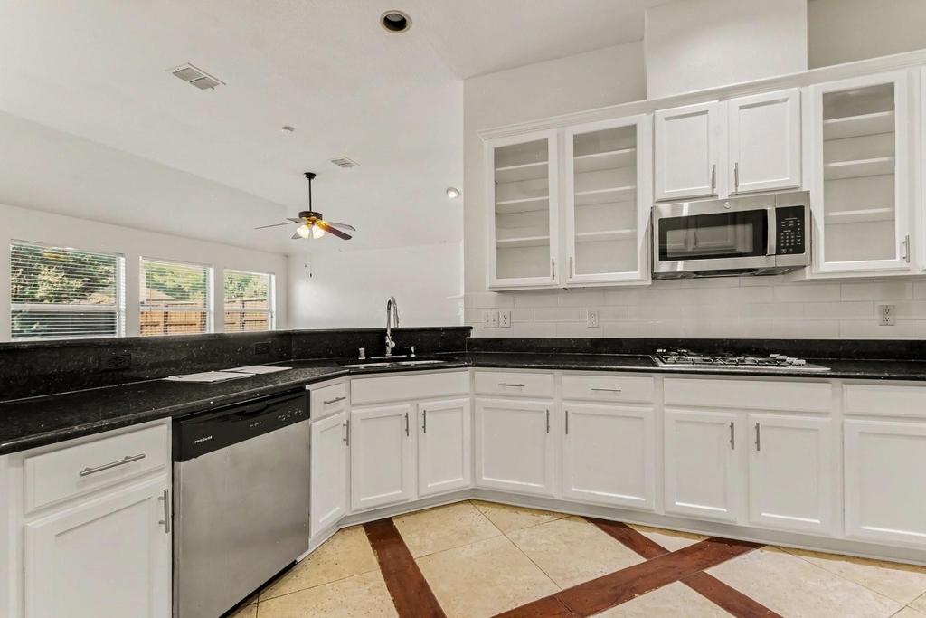 10112 Asheboro Street - Photo 7